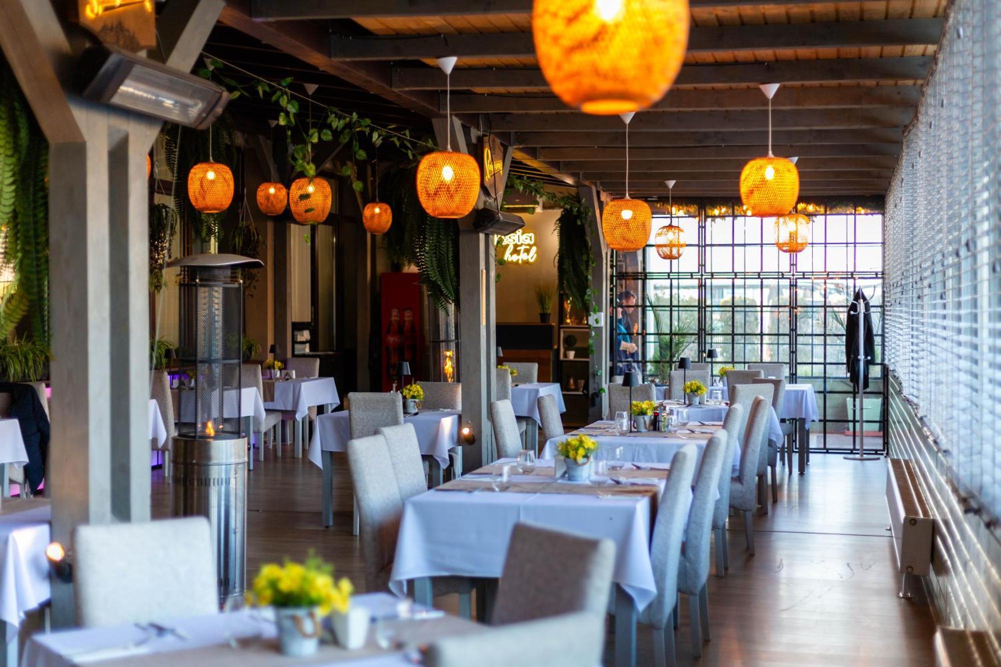 Hotel Restaurant Alesia Corunca Exteriör bild